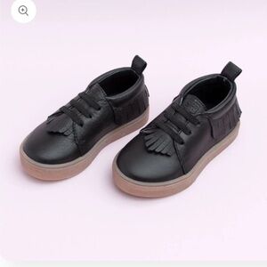 Freshly Picked Ebony Sneaker Moccs, sz 5 (little kid)